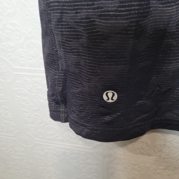 Lululemon Run for days short sleeve - Picture 6 of 6